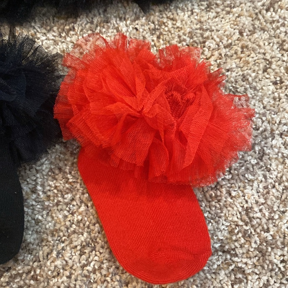Tutu  skirt and 3 pair of you tutu socks set. - Picture 7 of 7